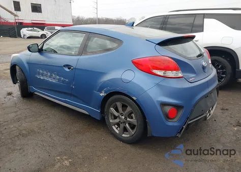 2016 Hyundai Veloster Turbo Rally Edition z USA, uszkodzony, nr VIN KMHTC6AE2GU260206